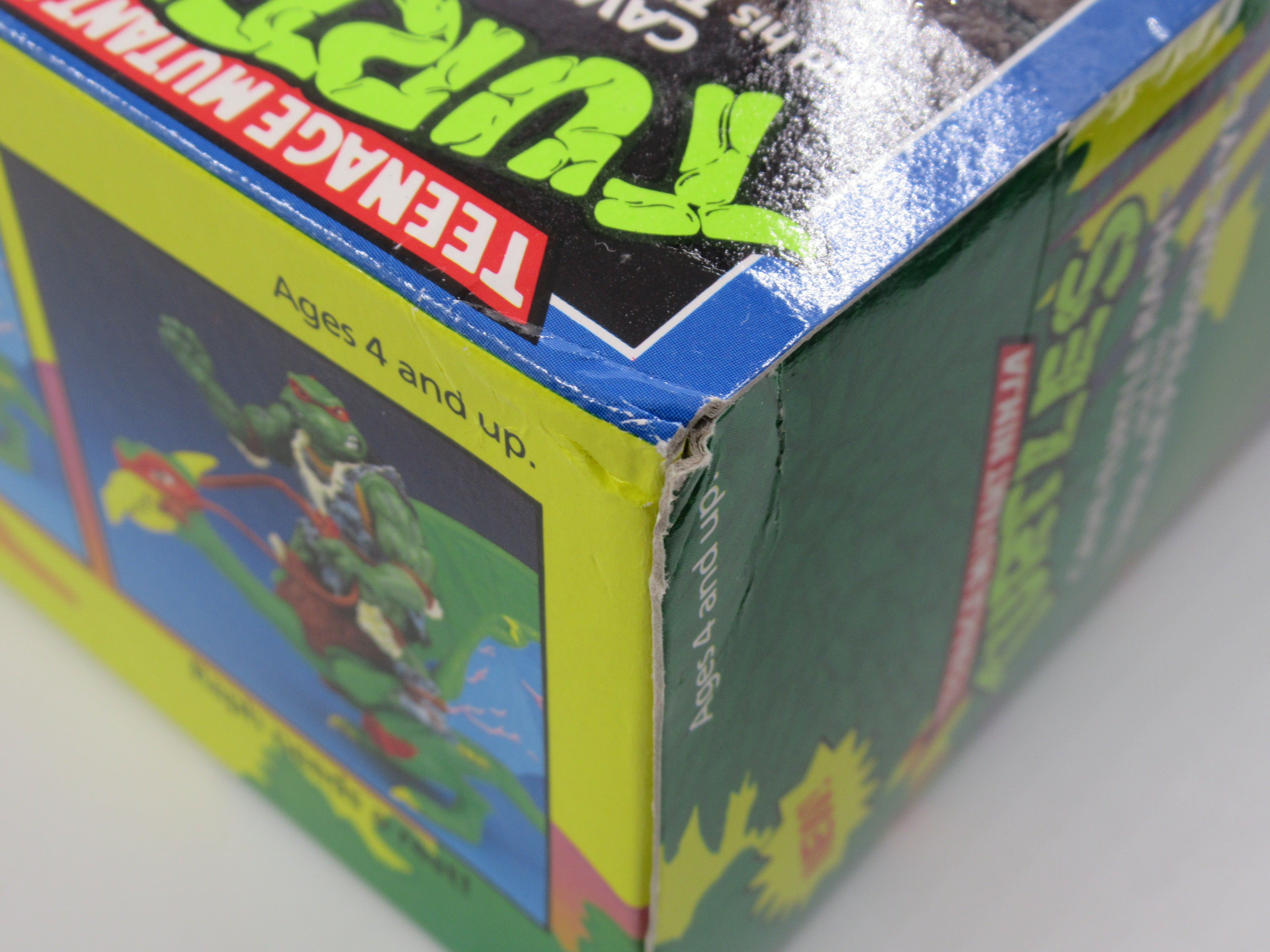 Teenage Mutant Ninja Turtles Cave-Turtle Raph and His Tubular Pterodactyl 4" Figure TMNTs - Playmates (1993)